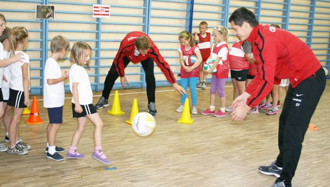 Lekcja WF-u z Cracovią w Lipniku 11.10.2012