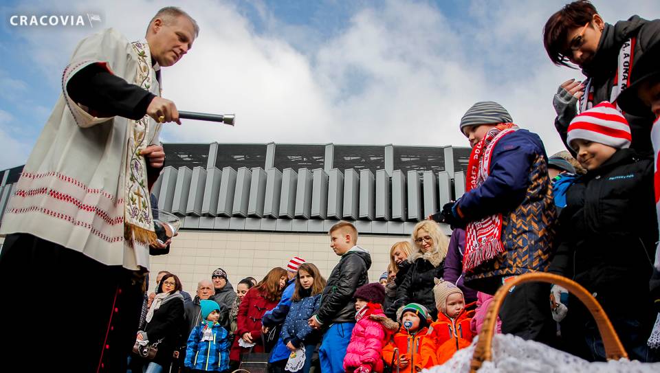 Blessing of the Easter baskets 2015