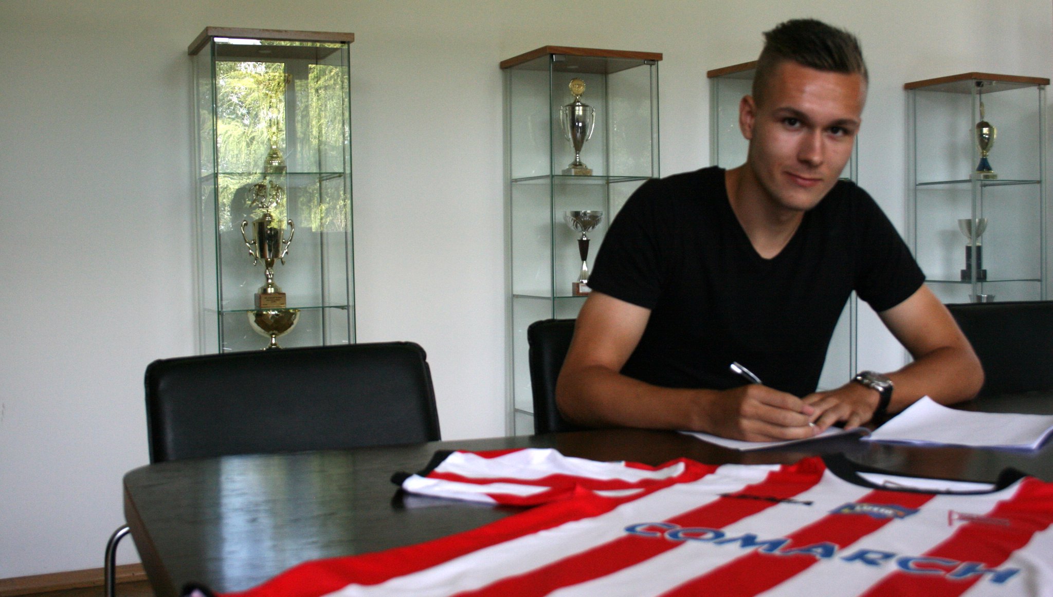 Jakub Čunta signs for Cracovia!