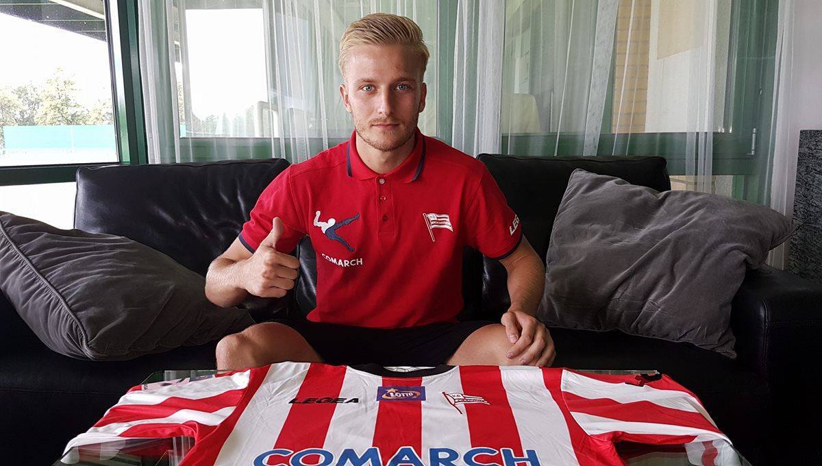 Michal Siplak signs for Cracovia!