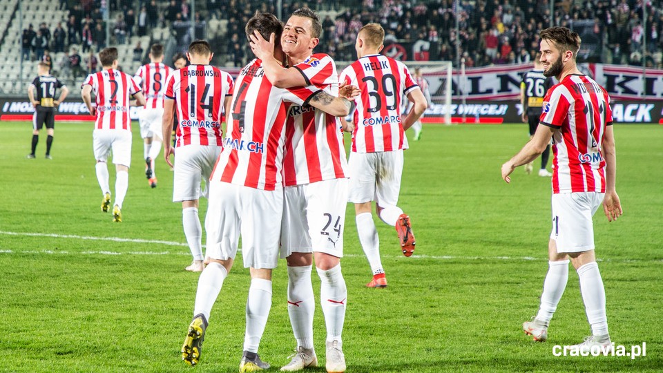 Decisive goal for Pasy in the very last minutes! [HIGHLIGHTS]